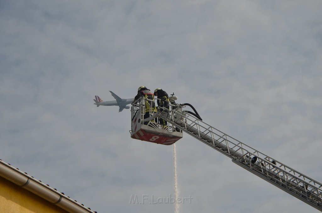 Grossfeuer Poco Lager Koeln Porz Gremberghoven Hansestr P846.jpg - Miklos Laubert